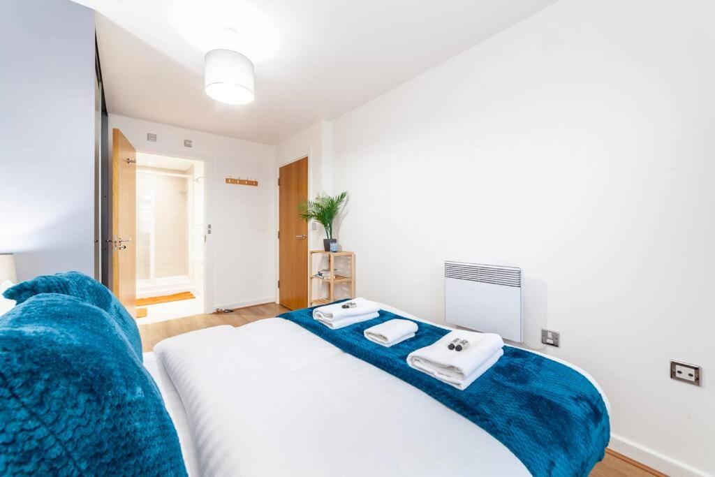 Perfect For Long Business & Family Guests! Parking Stratford Sleeps 6 Guests! Wifi & Netflix